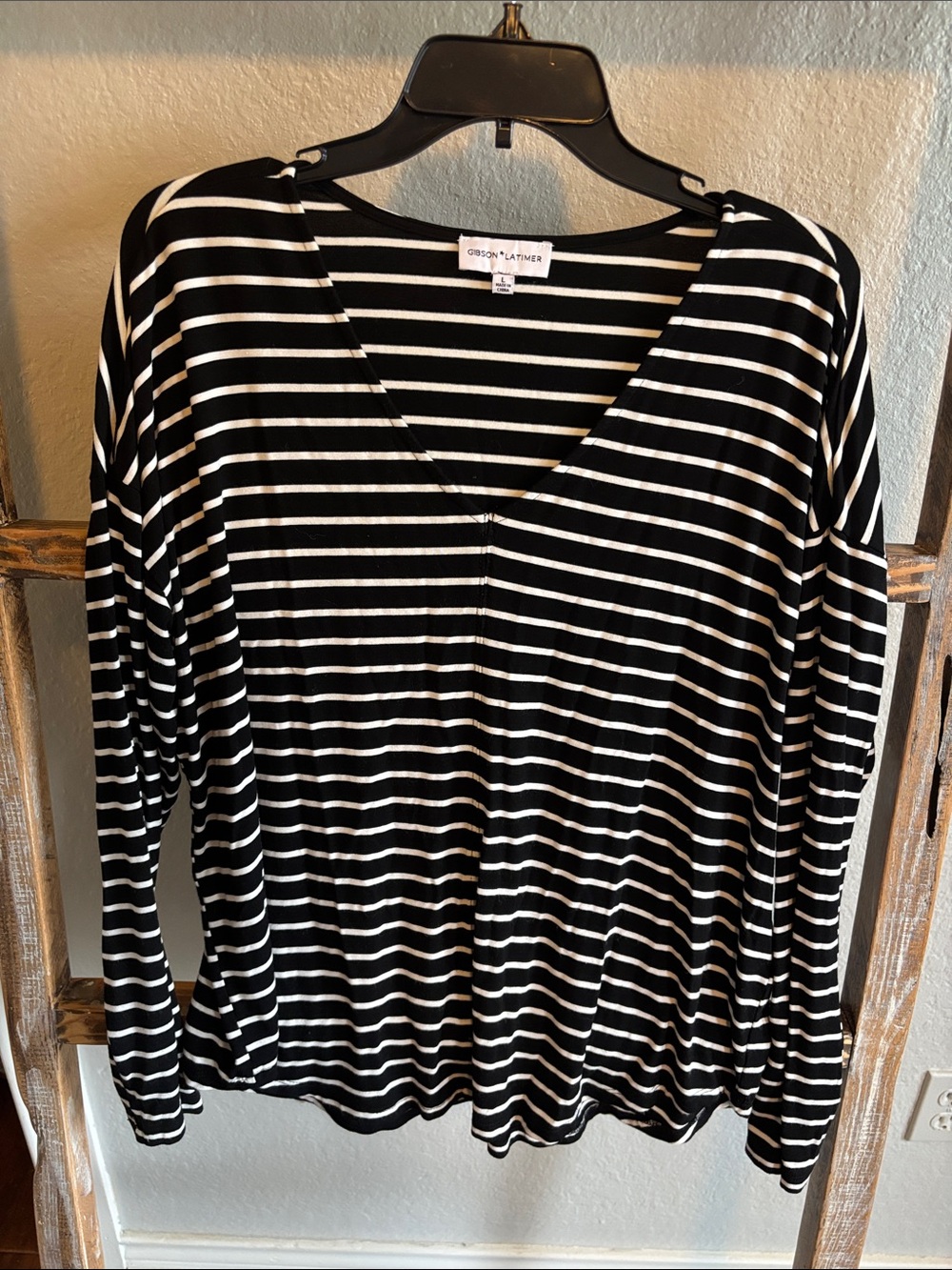 Gibson Latimer Black and White Striped V-Neck Long Sleeve Top